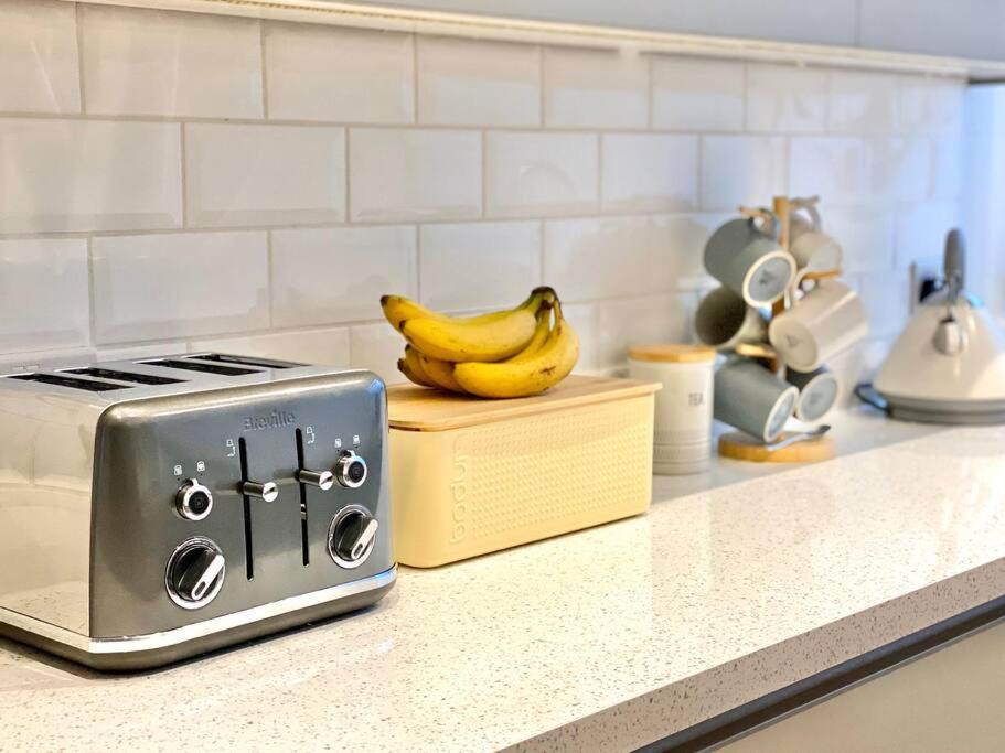 2Bdr Modern Apartment In Hammersmith West Londra Dış mekan fotoğraf
